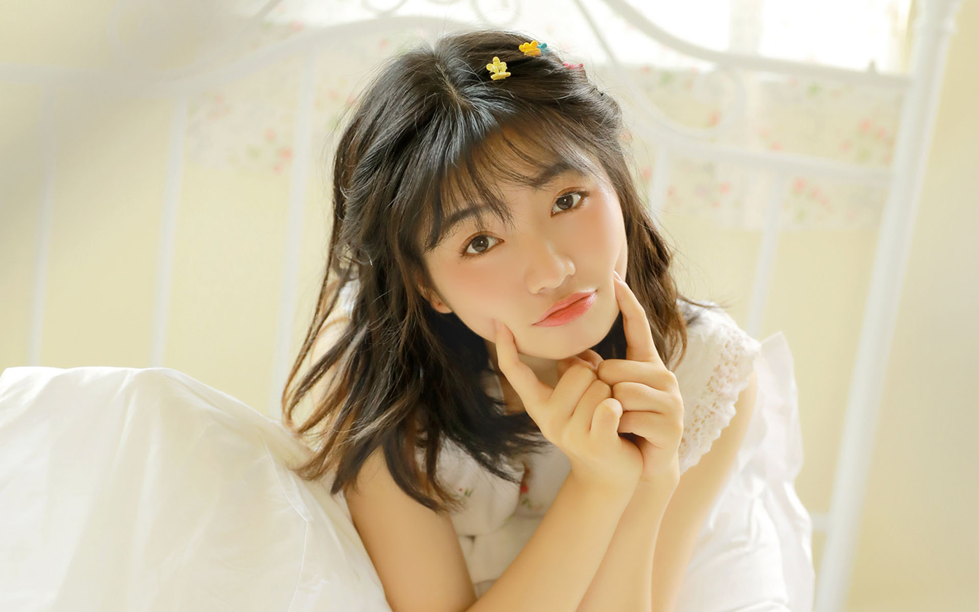 清纯甜美少女养眼高清桌面壁纸
