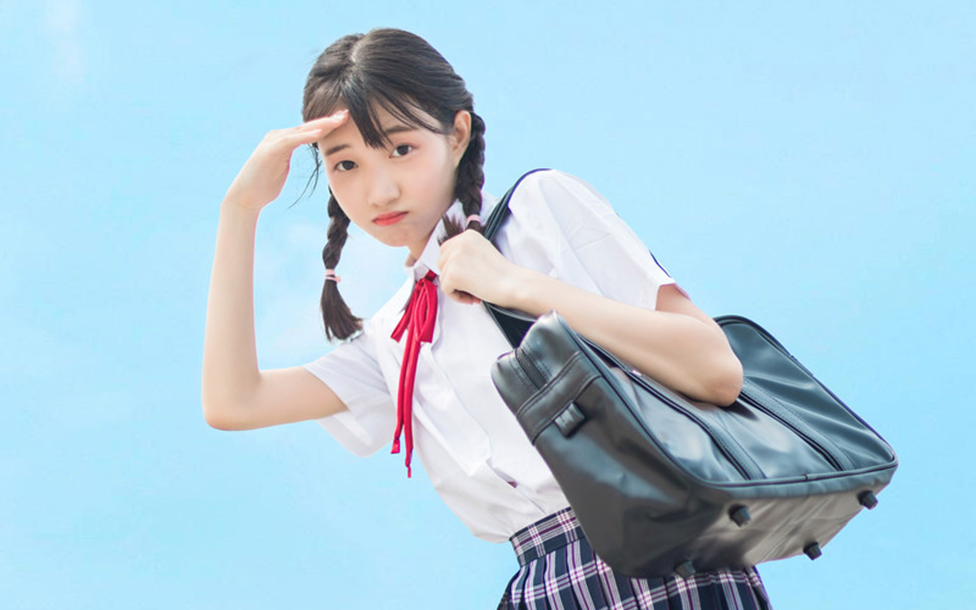 可爱清纯美女制服写真电脑壁纸