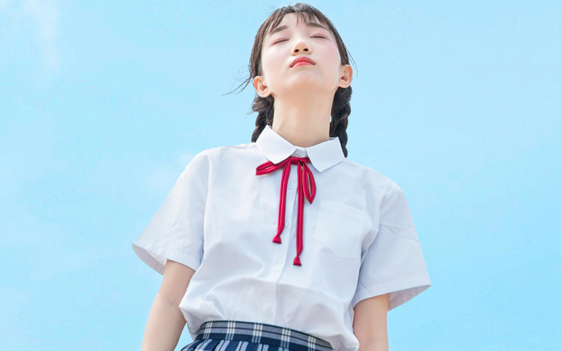 可爱清纯美女制服写真电脑壁纸