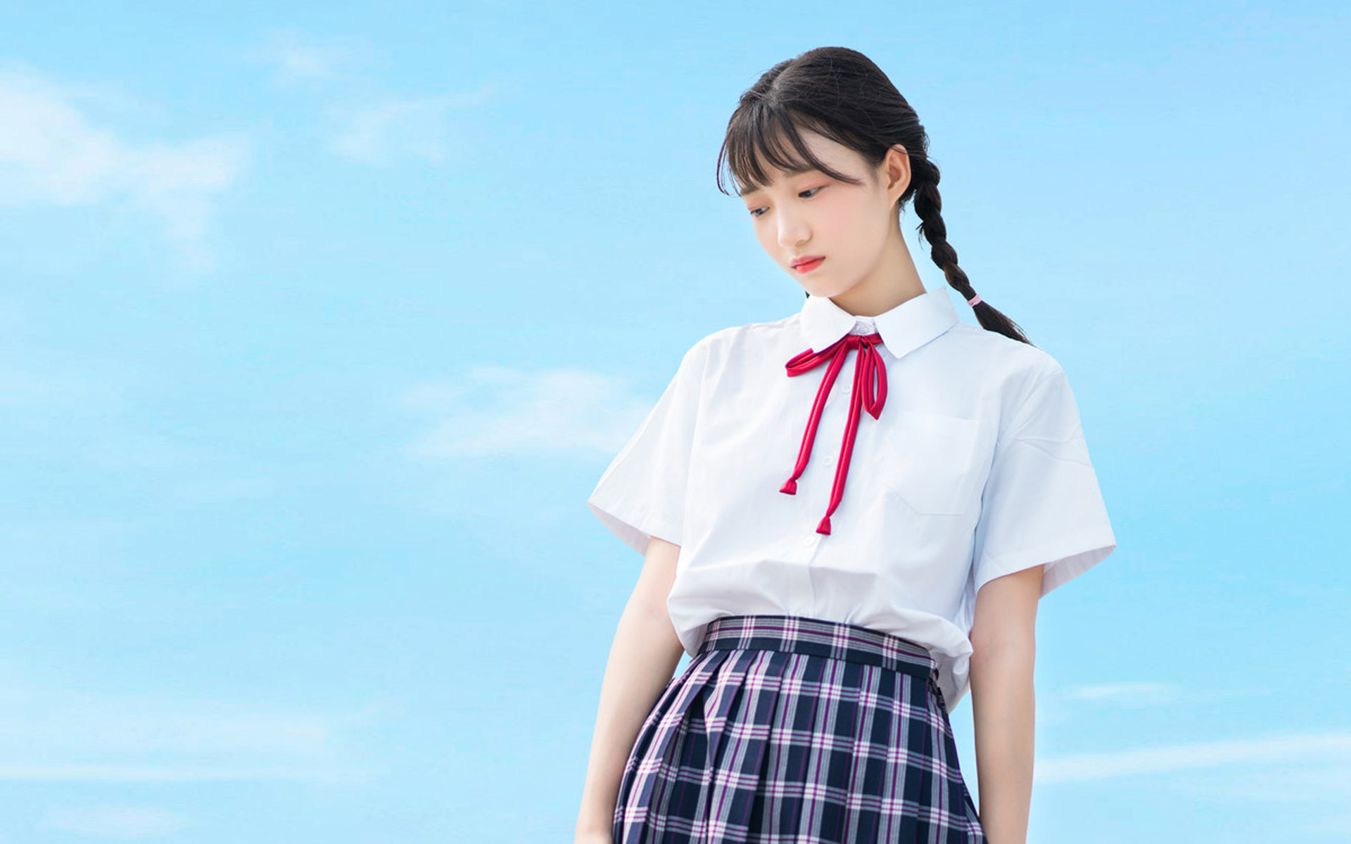可爱清纯美女制服写真电脑壁纸