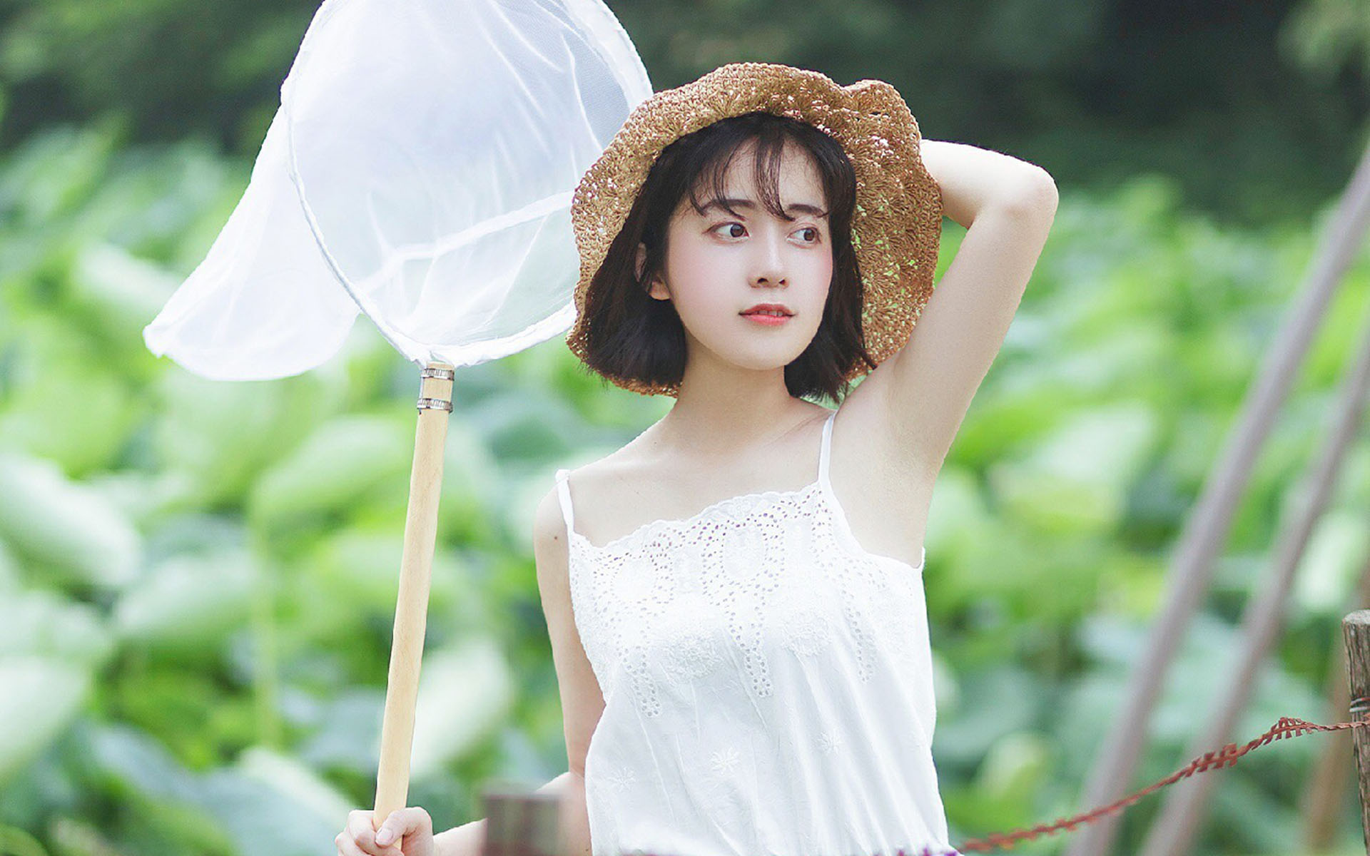 夏日清凉草帽美女高清桌面壁纸