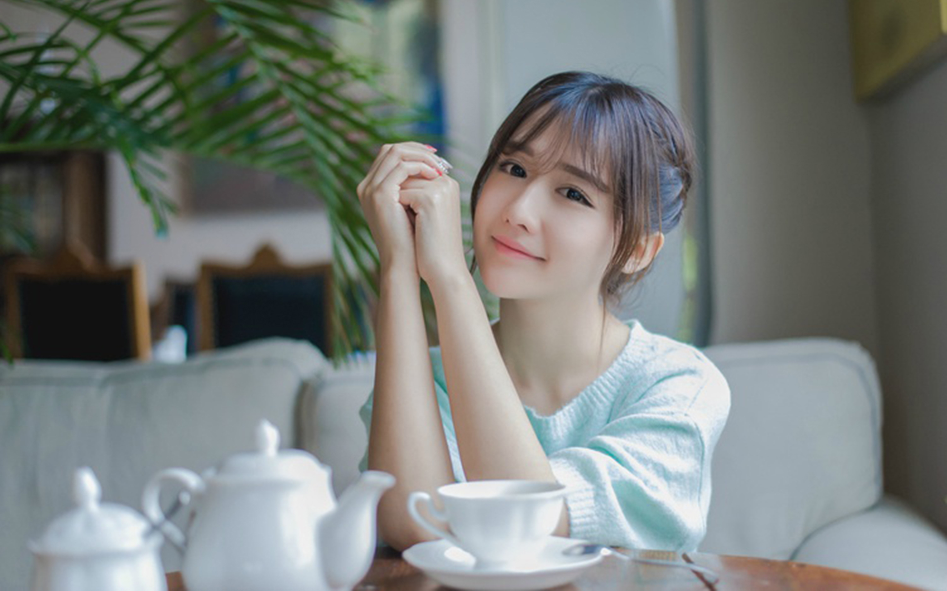 极品清纯美女唯美高清桌面壁纸