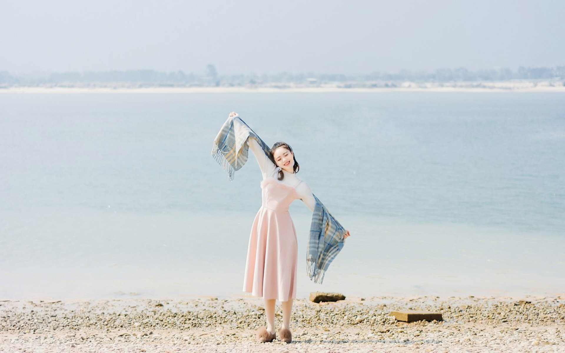 高颜值美女阳光甜美写真图片壁纸
