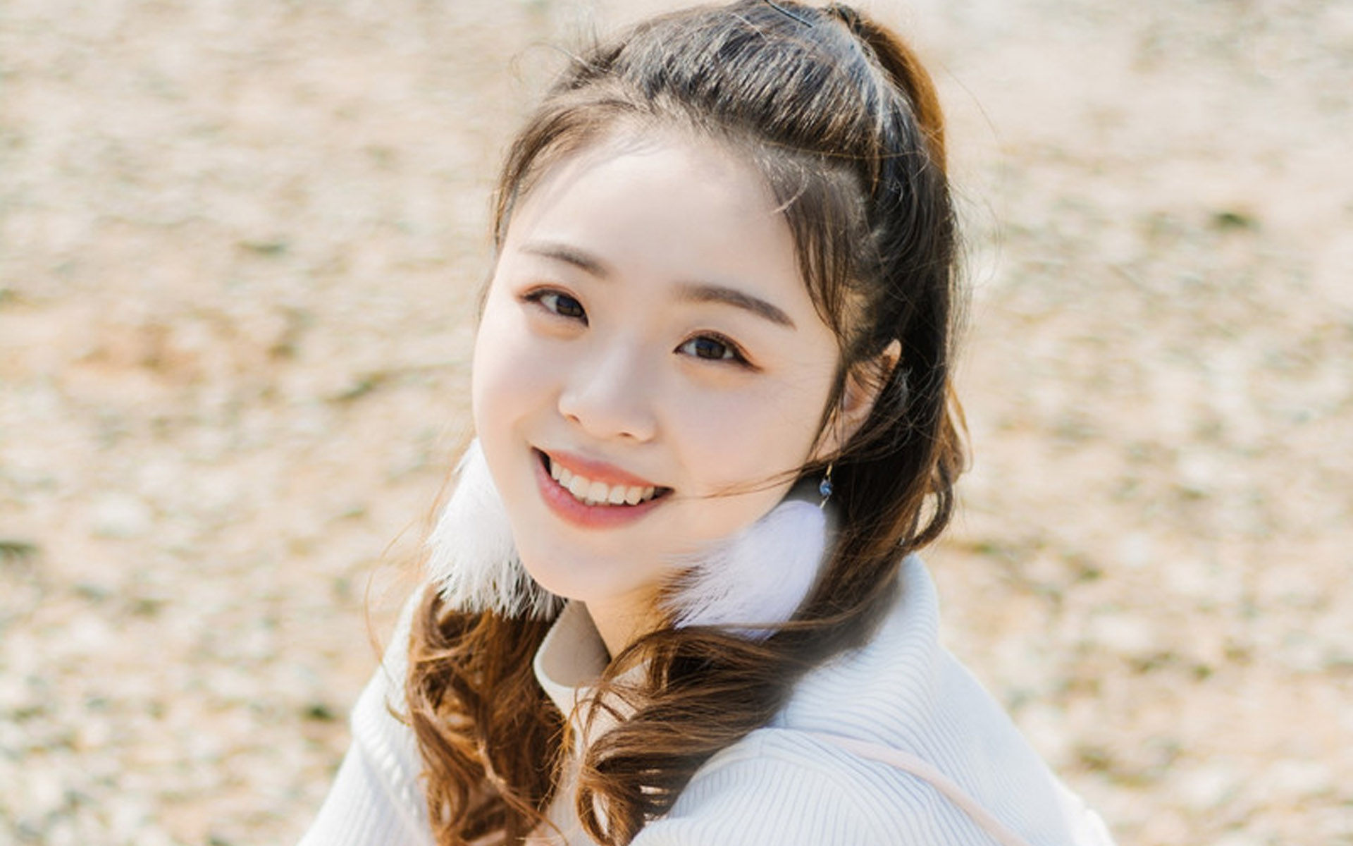 高颜值美女阳光甜美写真图片壁纸
