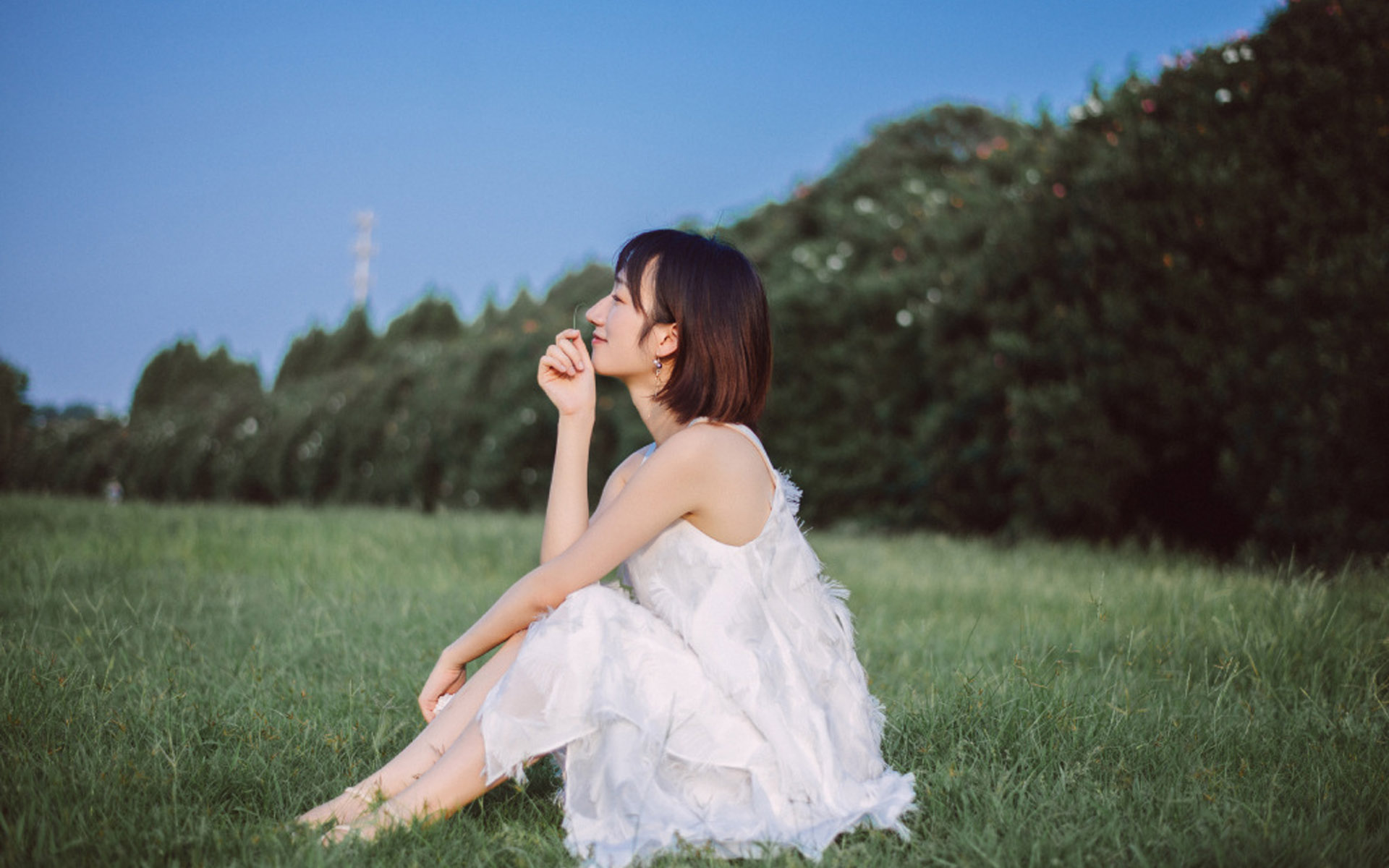 清新气质美女写真图片桌面壁纸