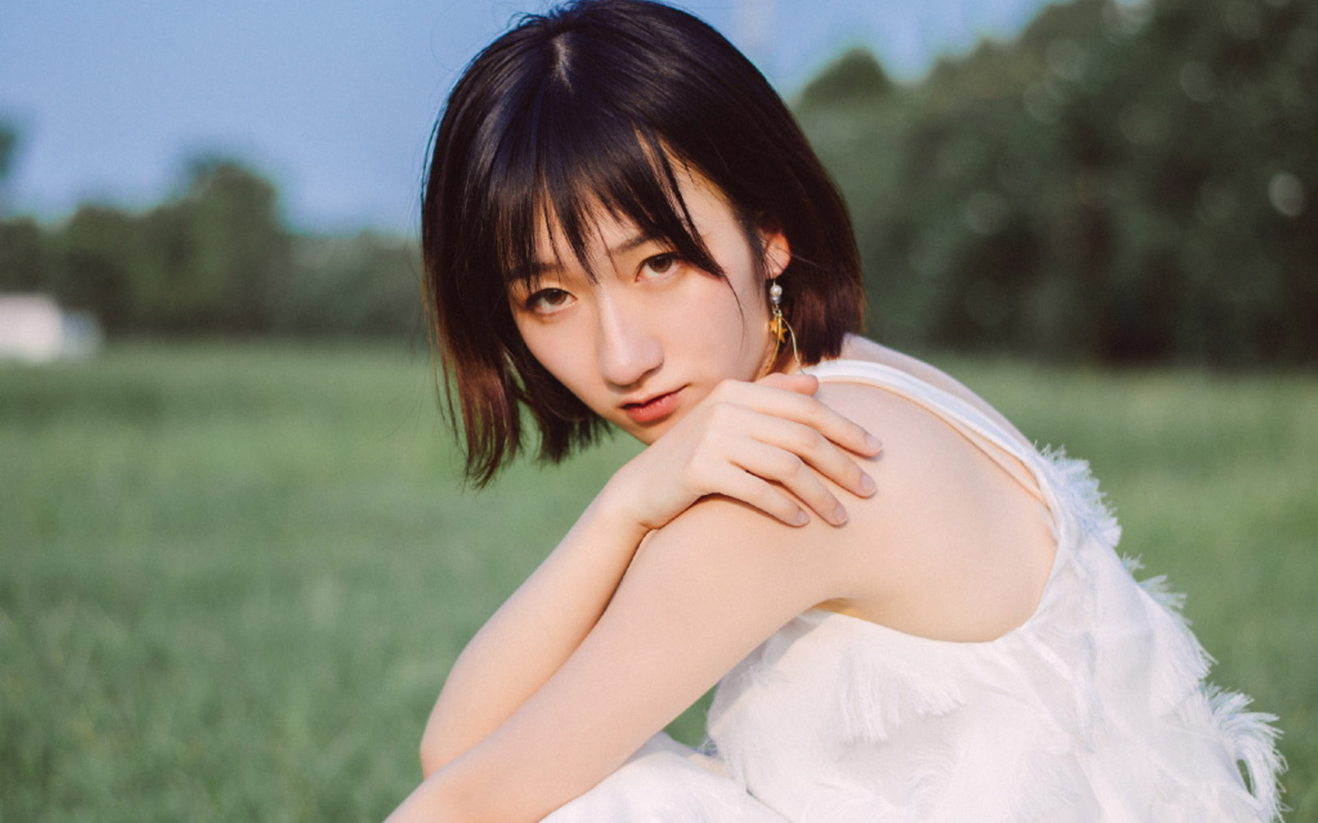 清新气质美女写真图片桌面壁纸