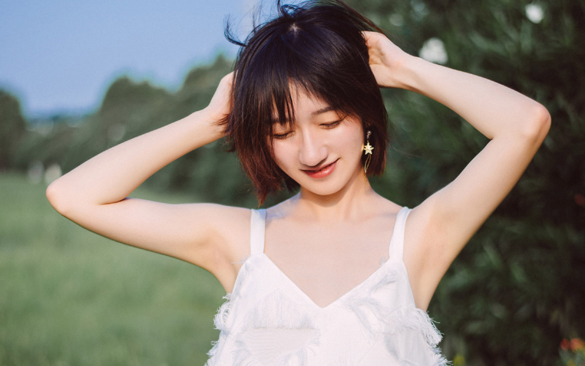 清新气质美女写真图片桌面壁纸