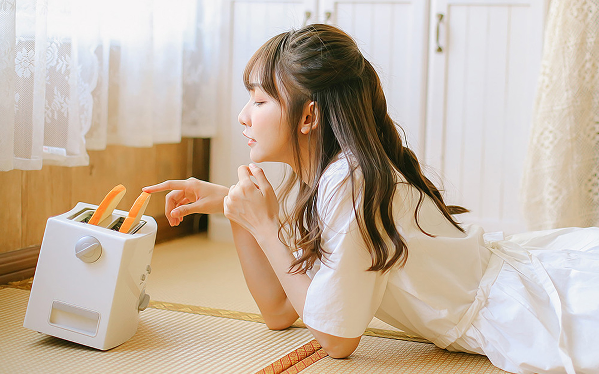 可爱甜美少女写真图片桌面壁纸