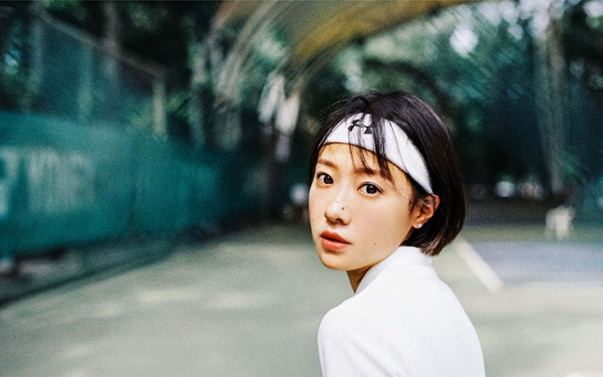 日系网球少女清纯高清桌面壁纸