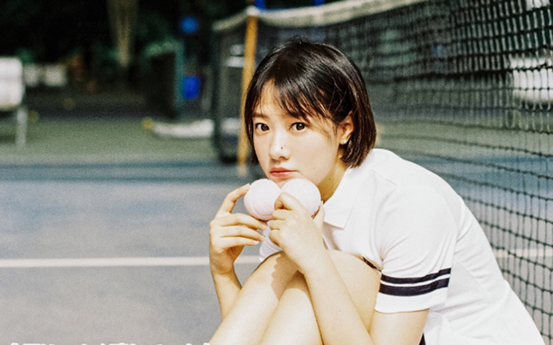 日系网球少女清纯高清桌面壁纸