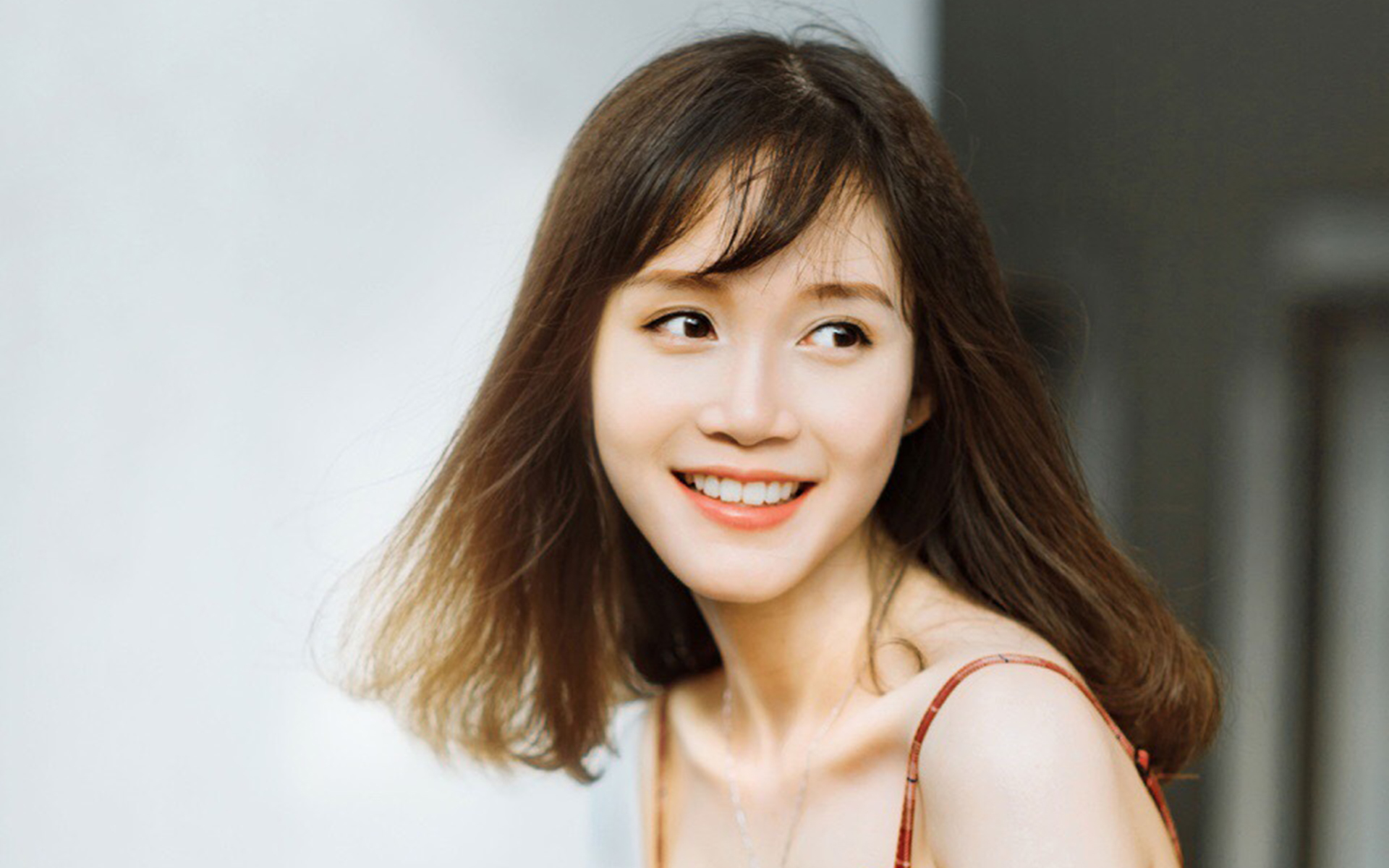 元气清纯少女唯美高清桌面壁纸