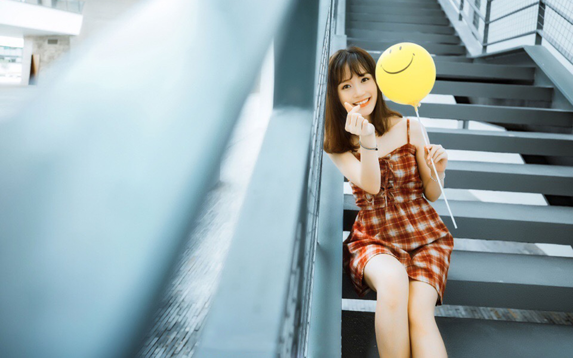 元气清纯少女唯美高清桌面壁纸