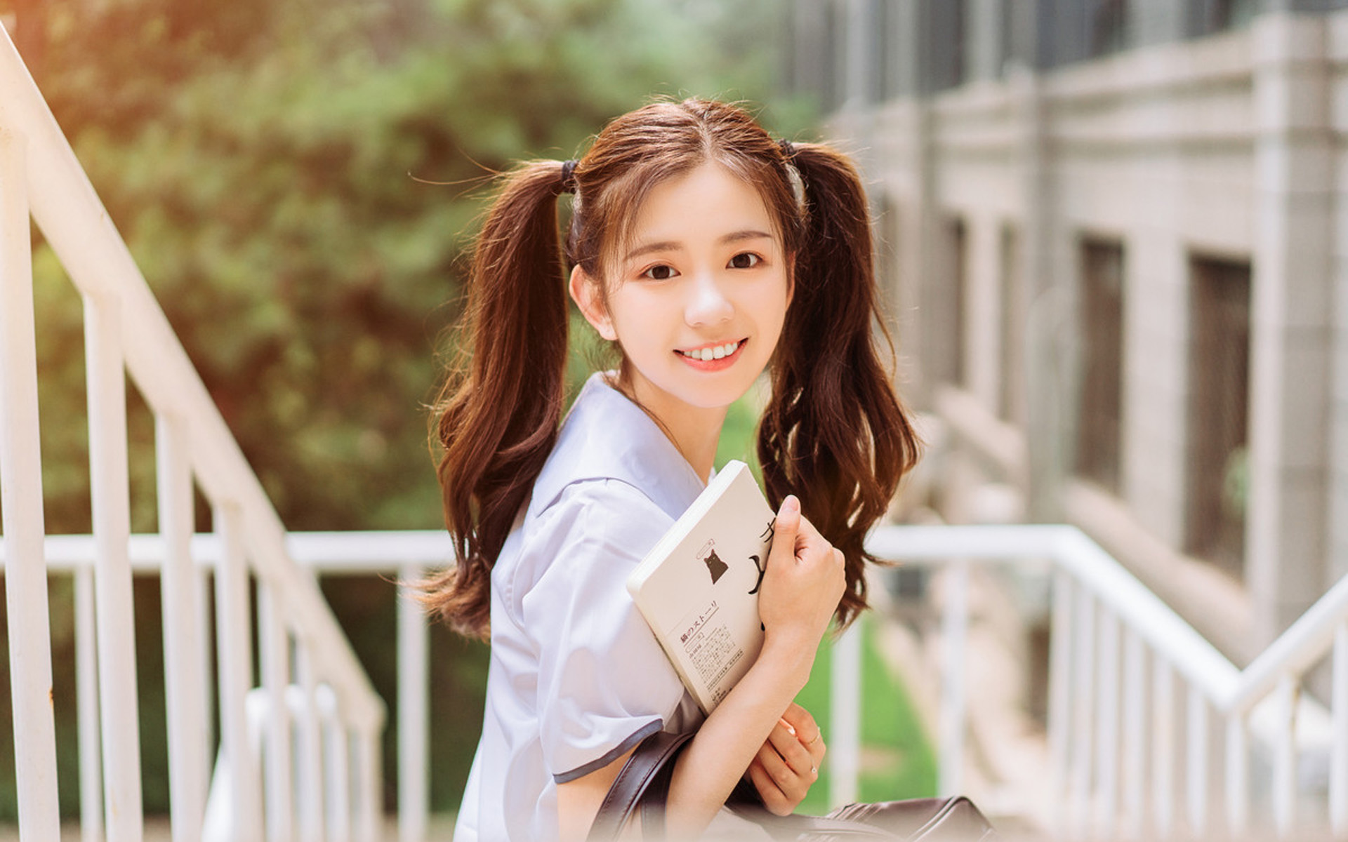 可爱美少女学生制服写真图片壁纸