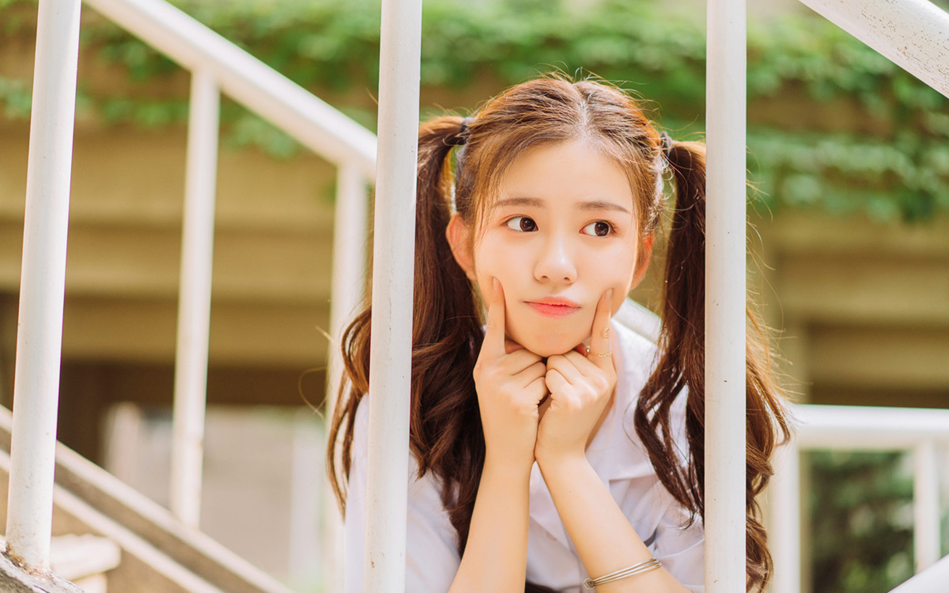 可爱美少女学生制服写真图片壁纸