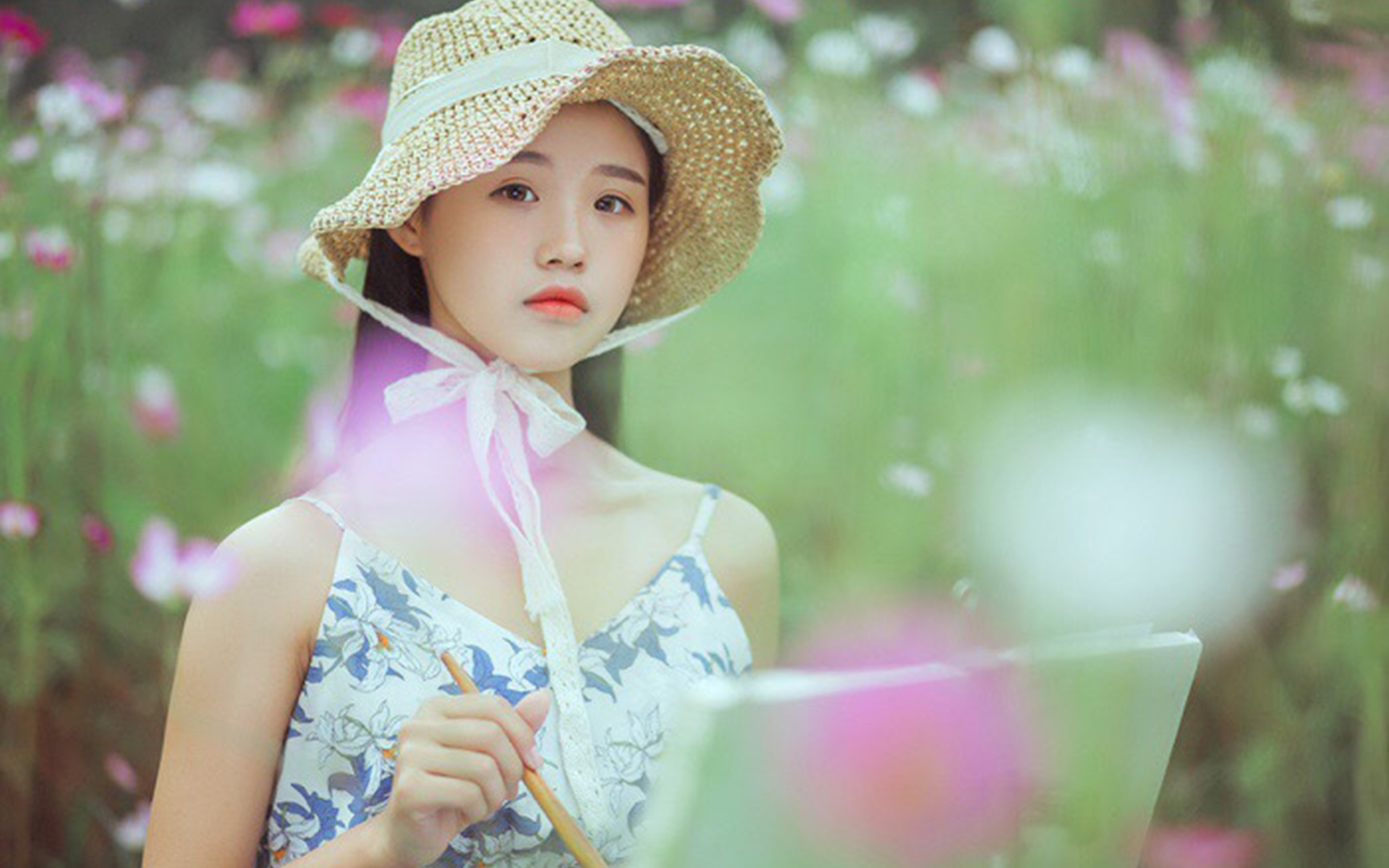 文艺清纯草帽美女高清桌面壁纸