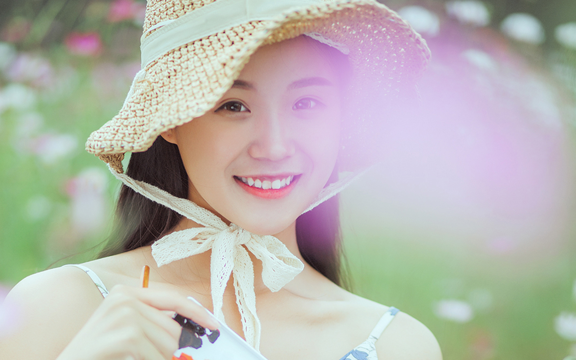文艺清纯草帽美女高清桌面壁纸
