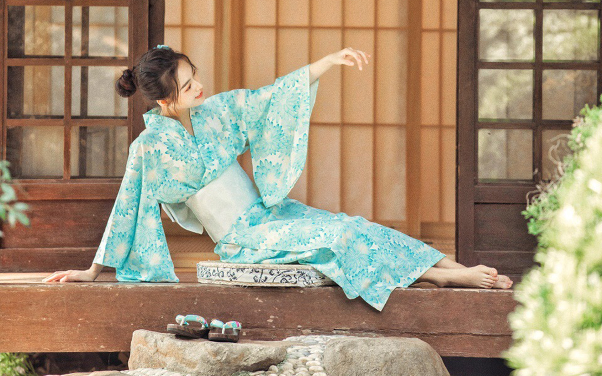 唯美和服美女高清桌面壁纸