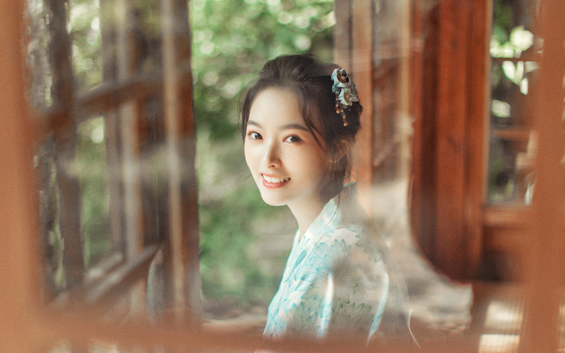 唯美和服美女高清桌面壁纸