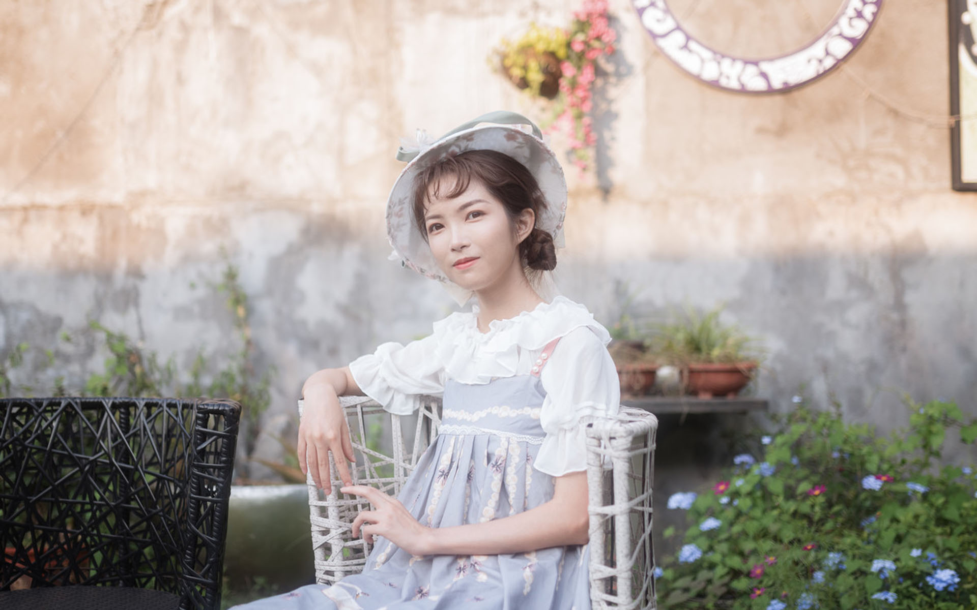 甜美少女复古写真图片桌面壁纸