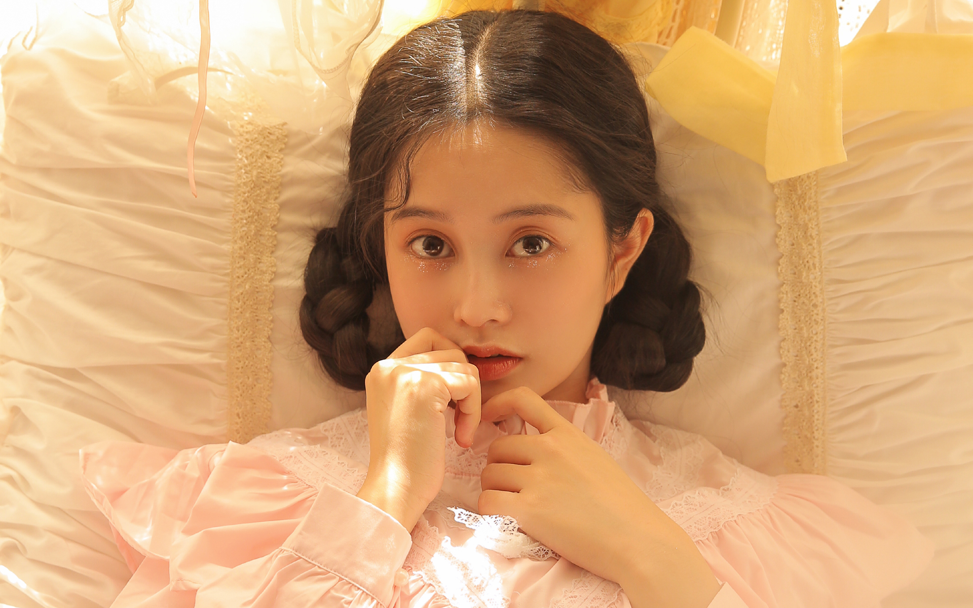 清纯少女甜美写真高清桌面壁纸