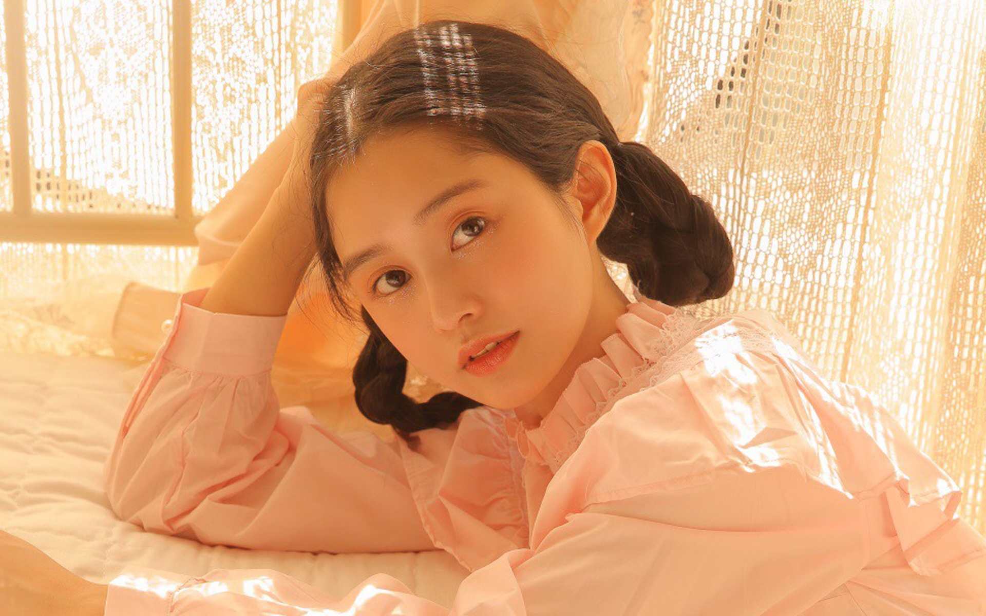 清纯少女甜美写真高清桌面壁纸