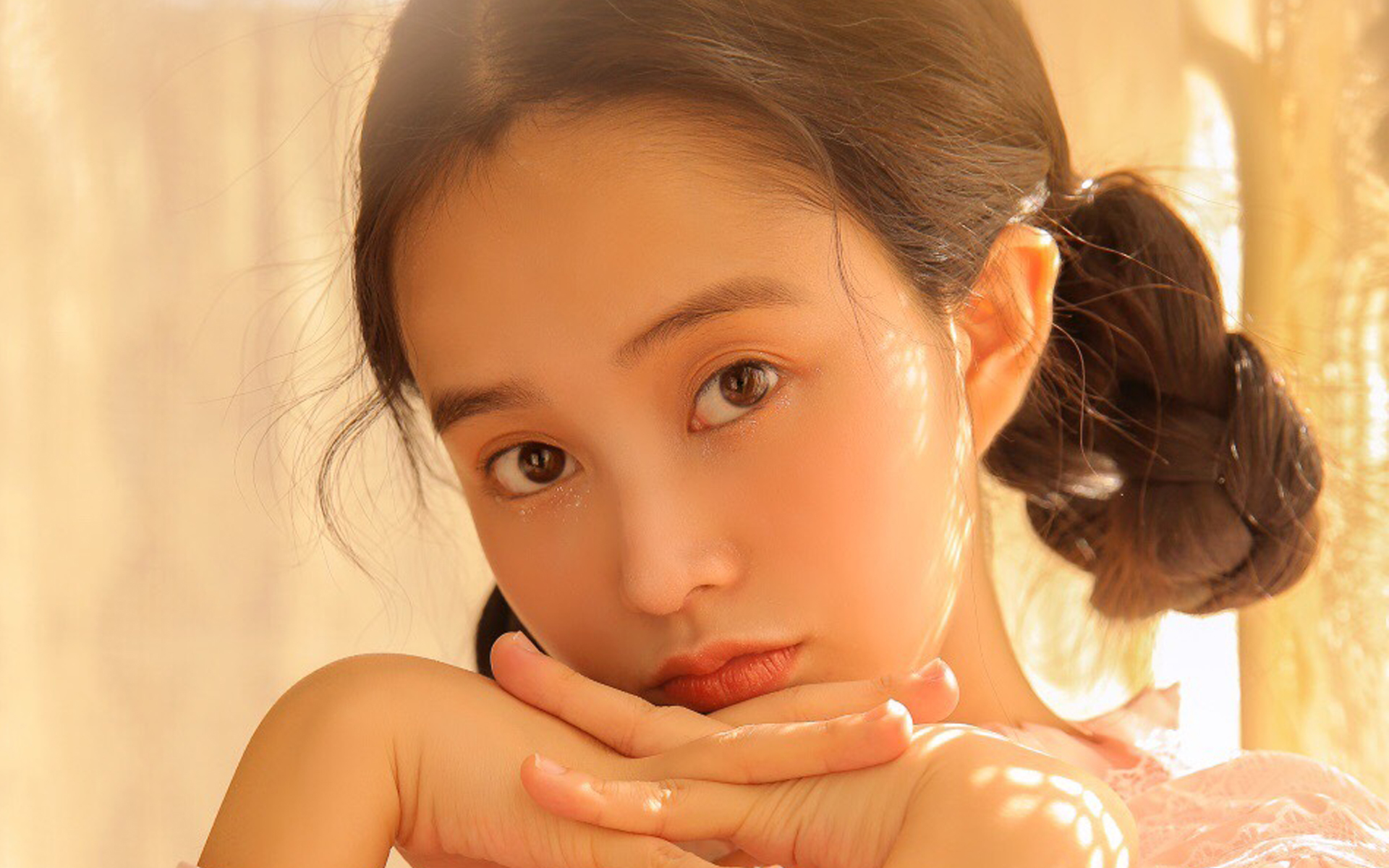 清纯少女甜美写真高清桌面壁纸