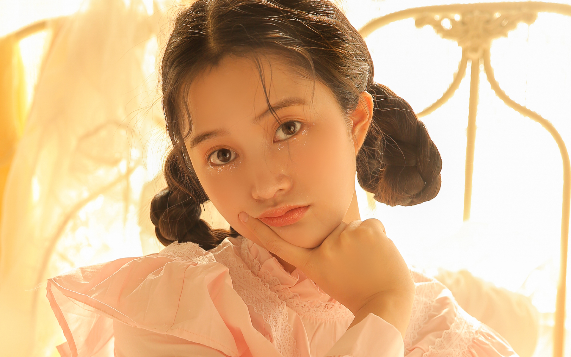 清纯少女甜美写真高清桌面壁纸