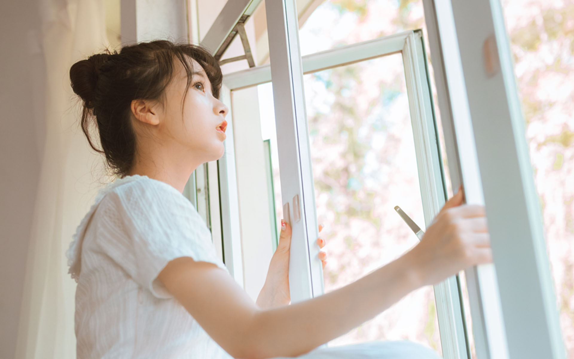 甜美清纯美女养眼高清桌面壁纸