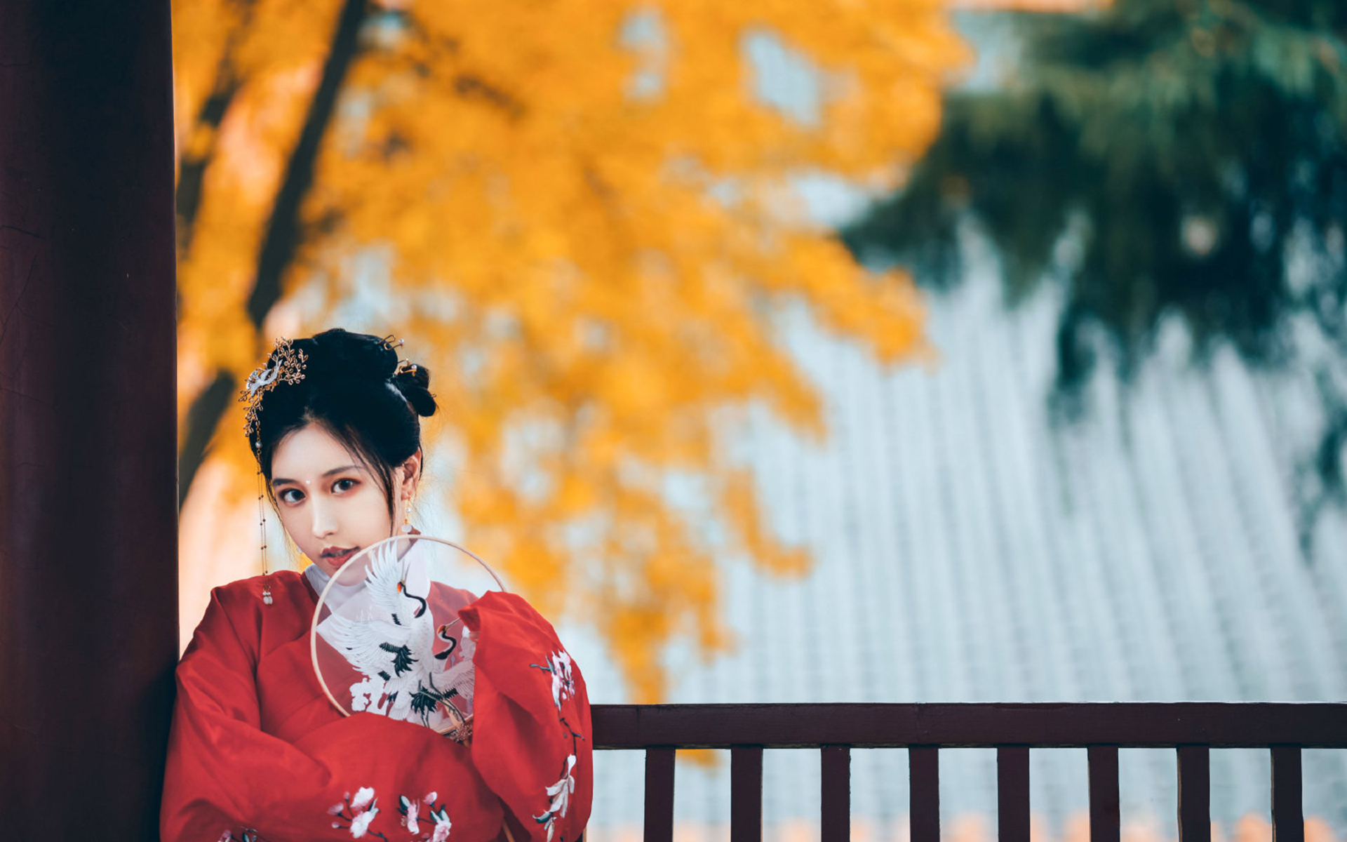 俏皮甜美古装美女高清桌面壁纸
