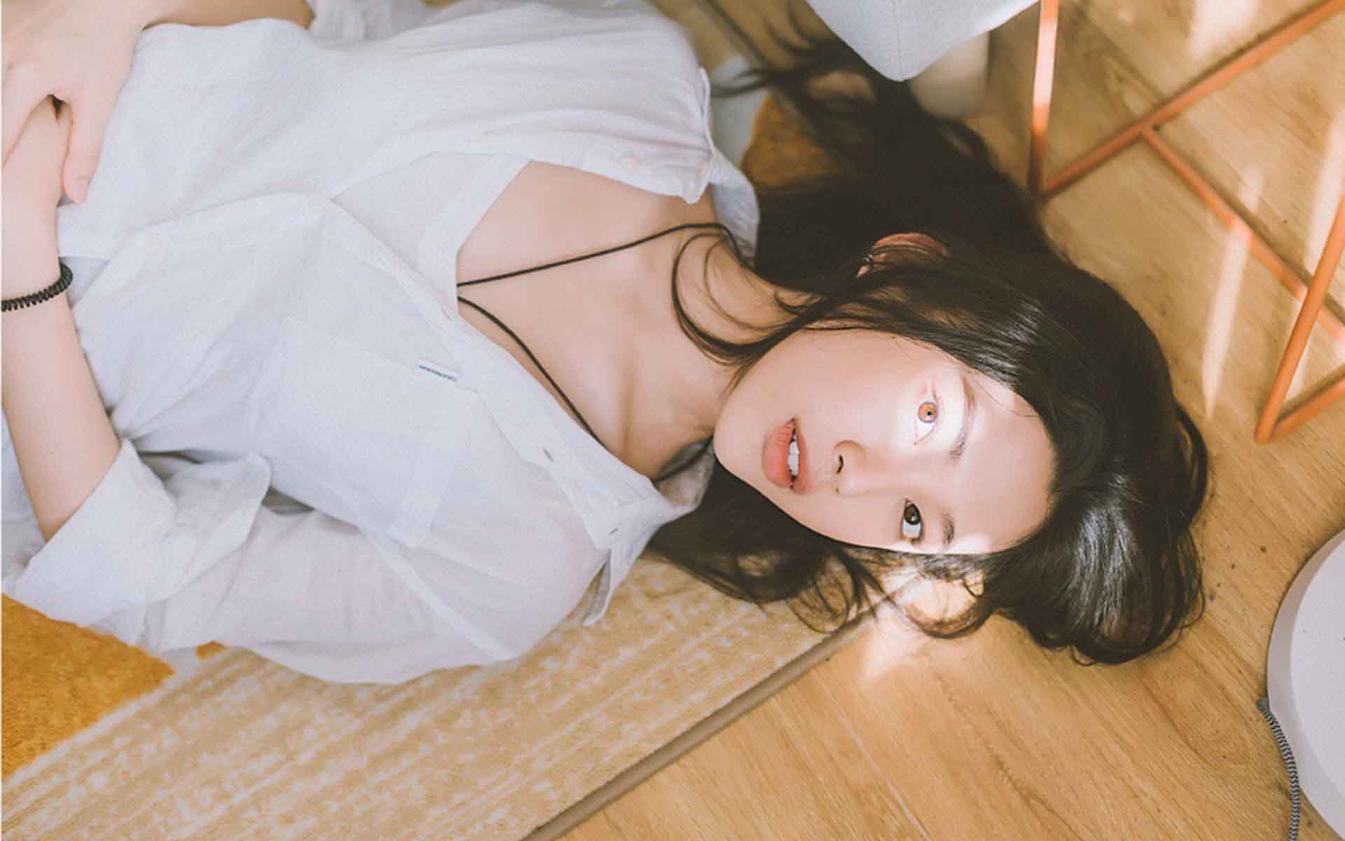 文艺小清新美女高清桌面壁纸