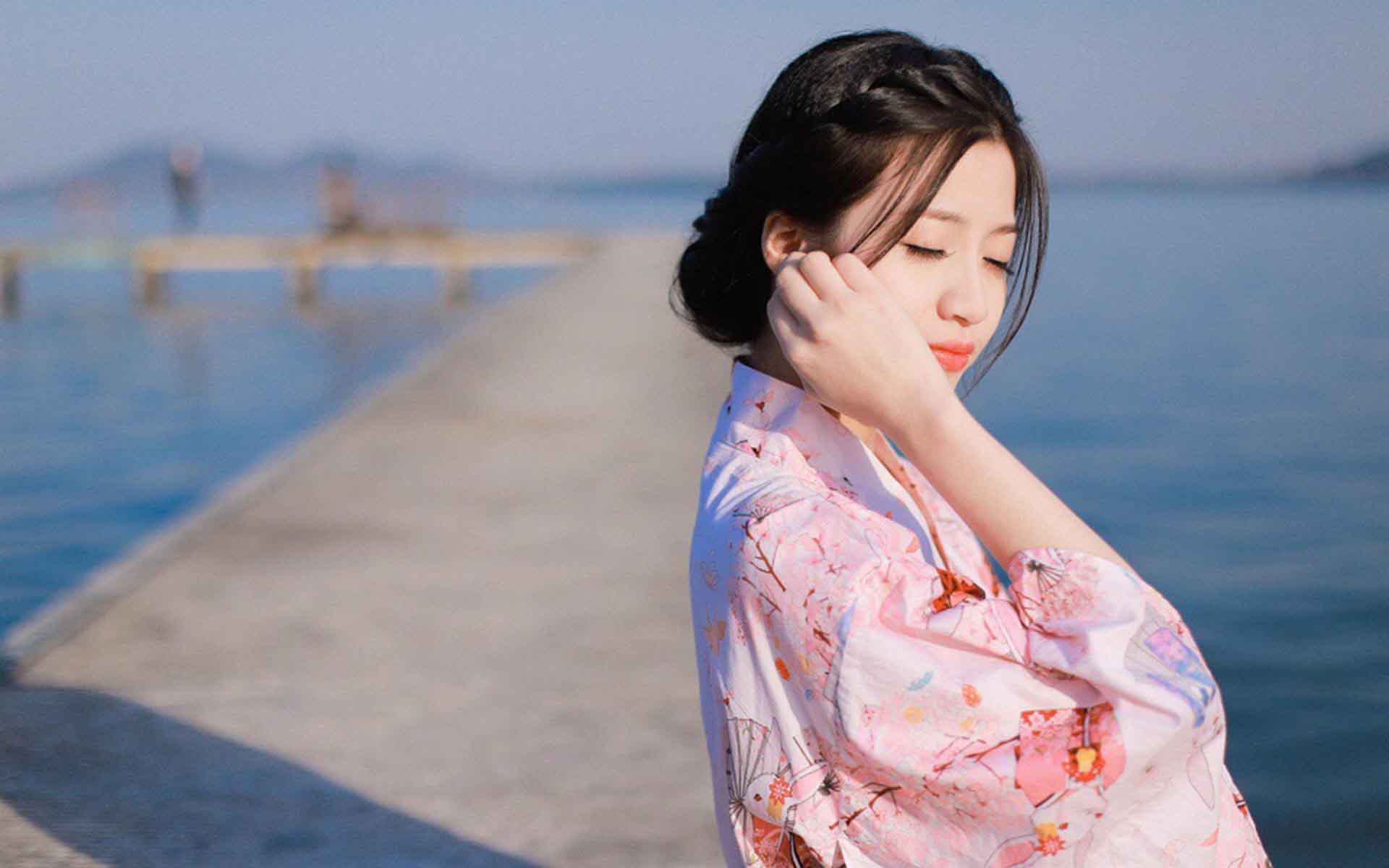 甜美日系和服美女高清桌面壁纸