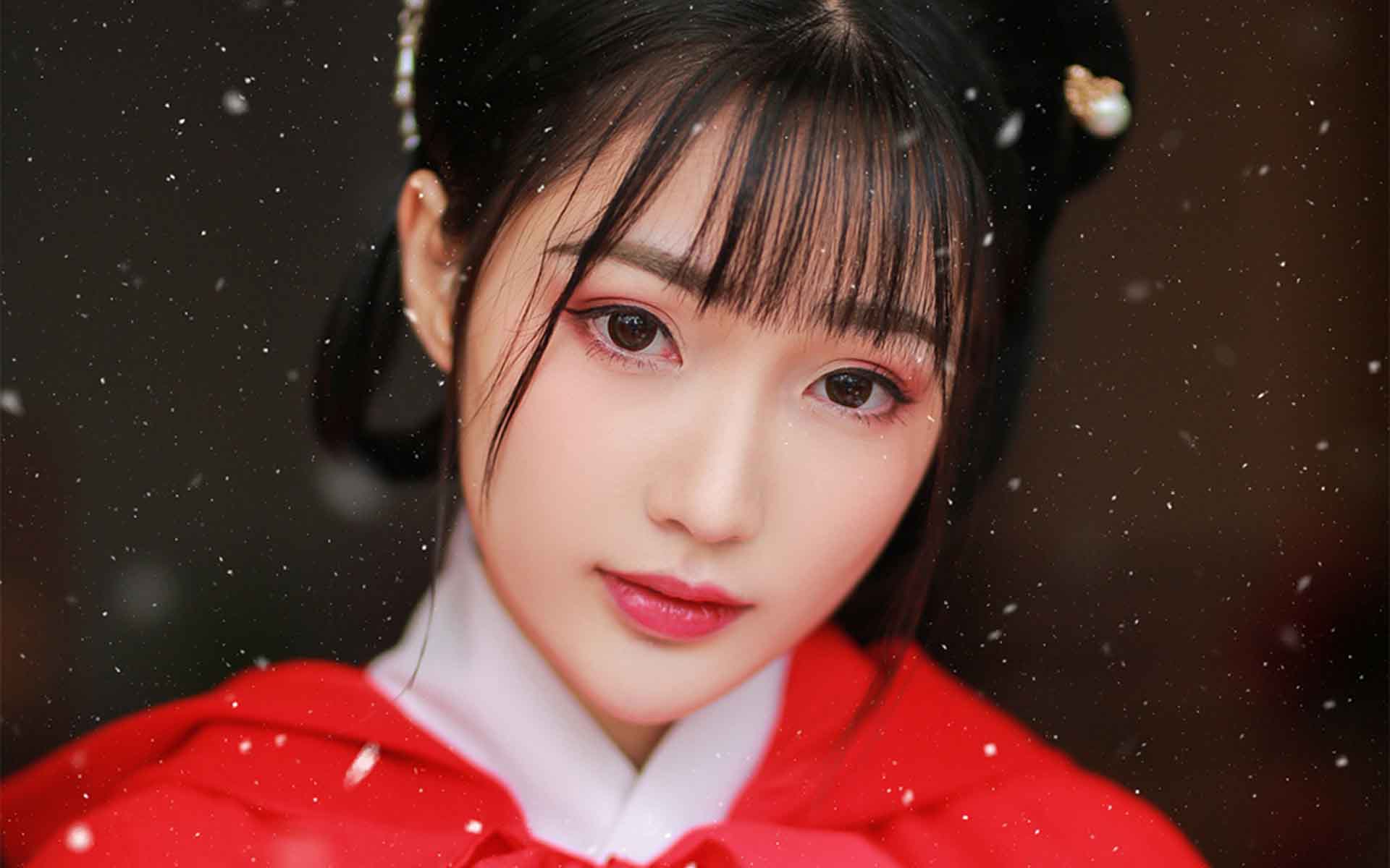 古装美女雪中意境高清桌面壁纸