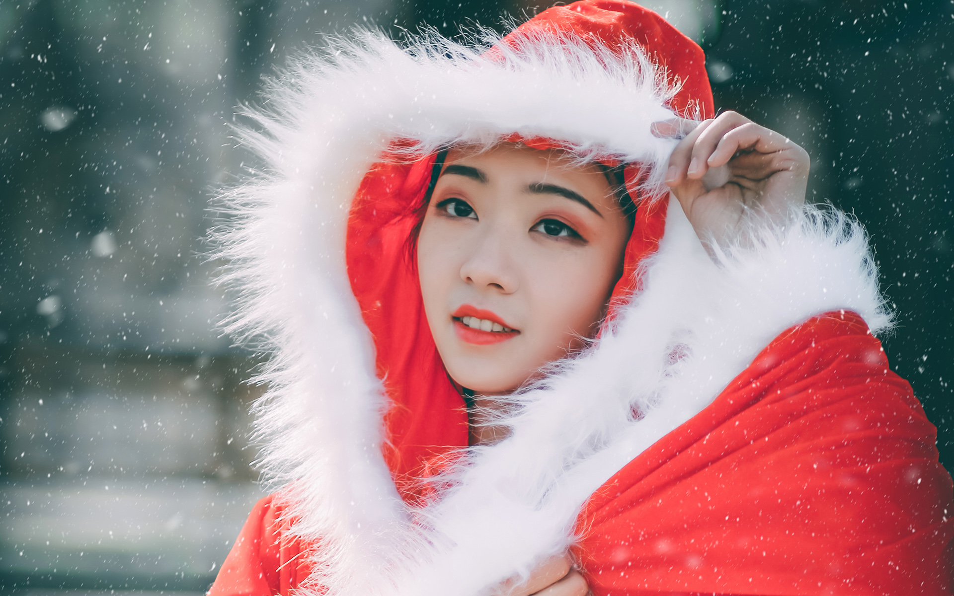 可爱清纯古装美女冬日高清桌面壁纸