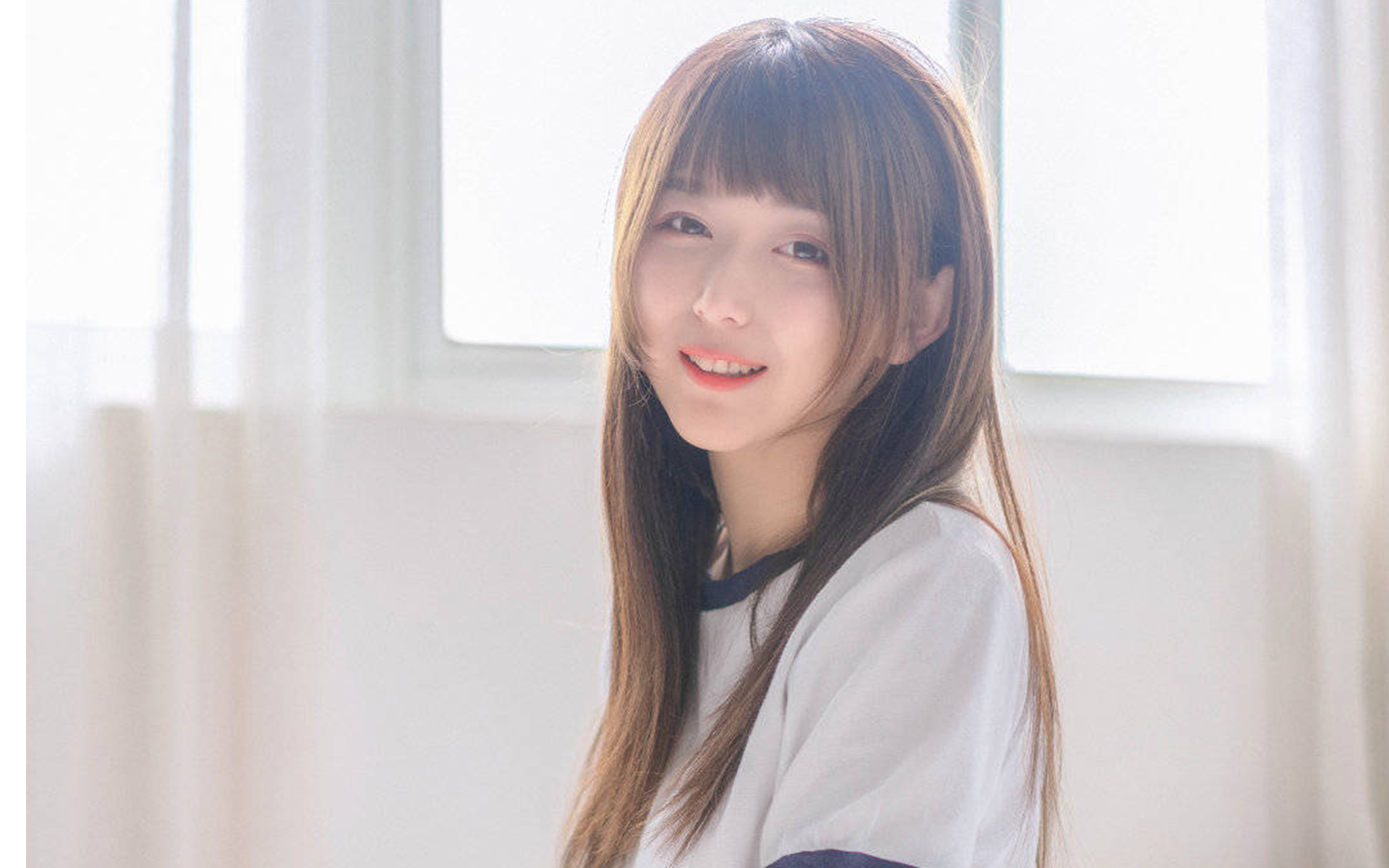 甜美可爱少女唯美高清桌面壁纸
