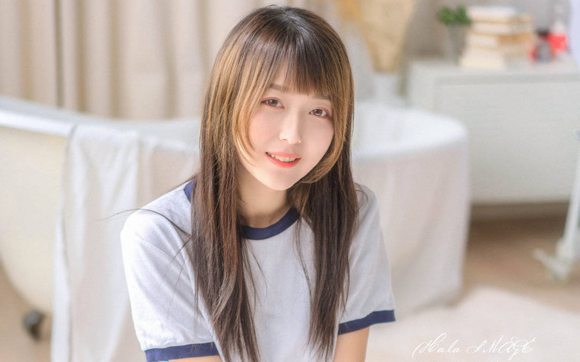 甜美可爱少女唯美高清桌面壁纸